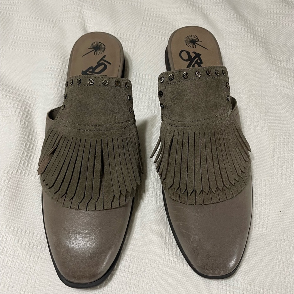 OTBT Womens Size 8.5 Gray Leather Suede Gleam Slide On Flat Mules